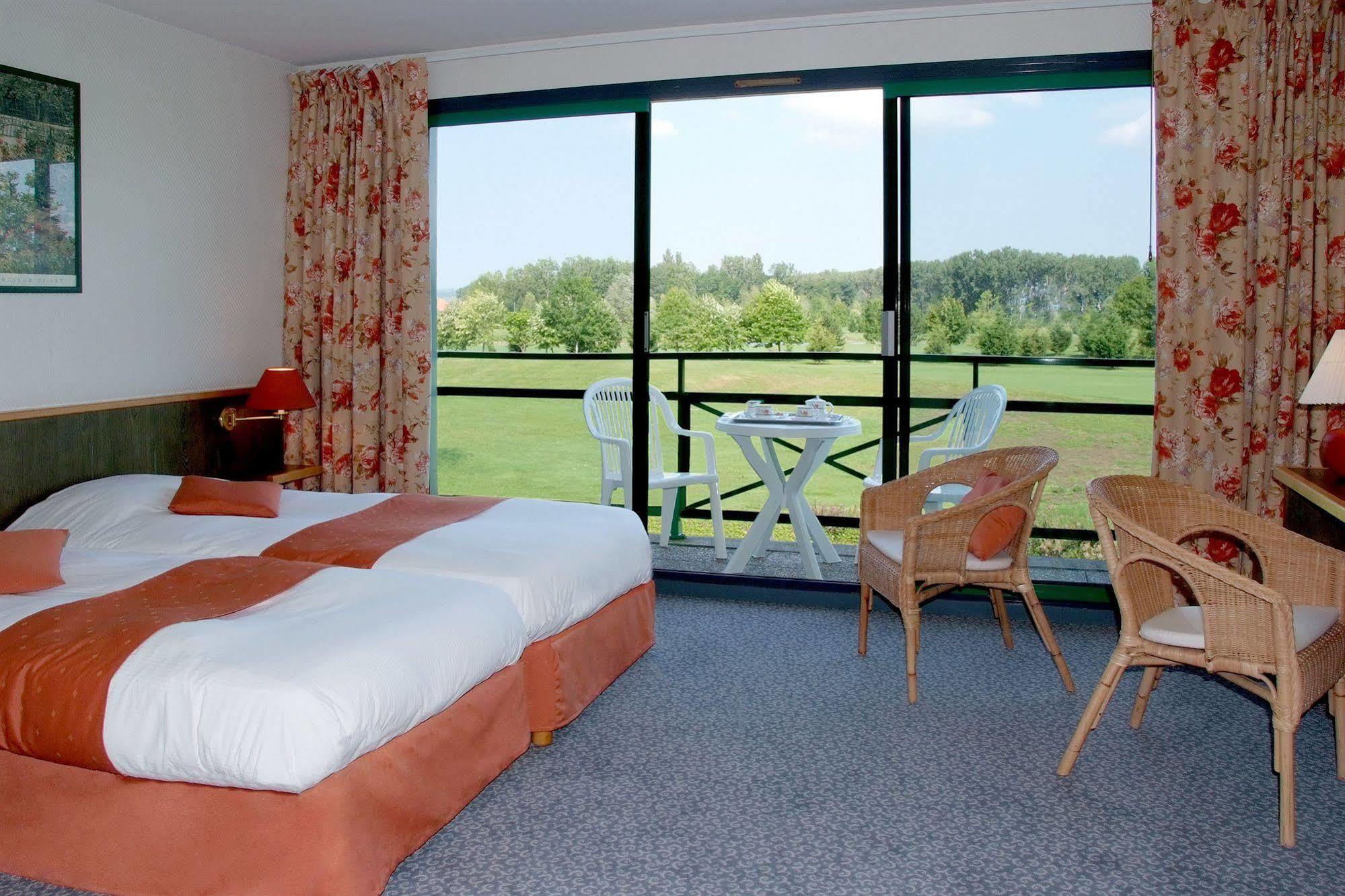 Golf Hotel Colvert - Room Service Disponible Levernois Exterior foto